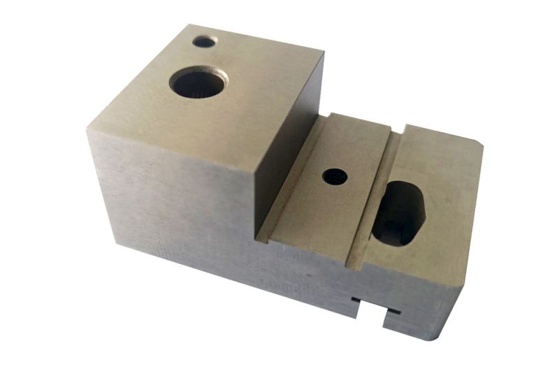 CNC Machinning och EDM vänsterblock